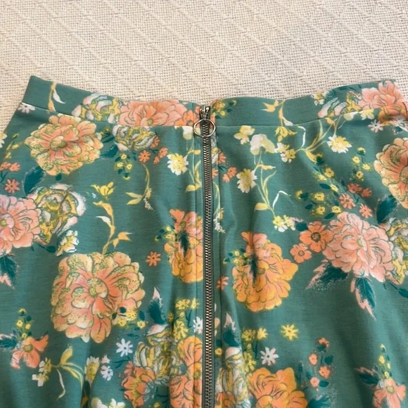 NWOT, S, So, Pastel Zip Down Skirt. - Picture 2 of 3